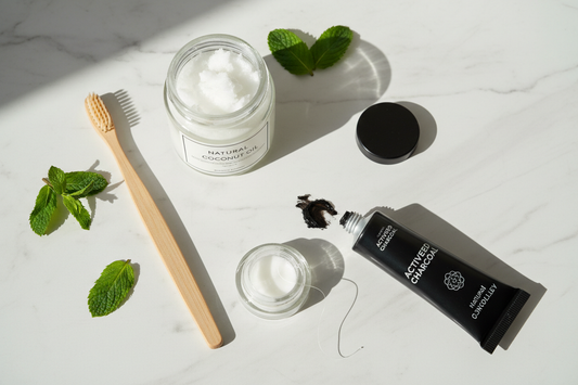 Guía para una sonrisa brillante con productos naturales
