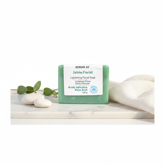 Jabón Facial Detox Sérum 10 sobre mármol minimalista